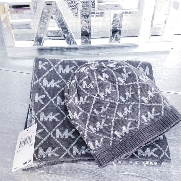 Michael Kors Metallic Hat Scarf Winter Set Gift - Picture 3 of 3